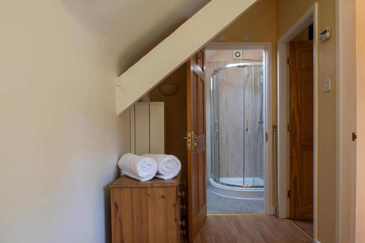 The Coachhouse - Cottage With Private Hot Tub كولوين باي المظهر الخارجي الصورة