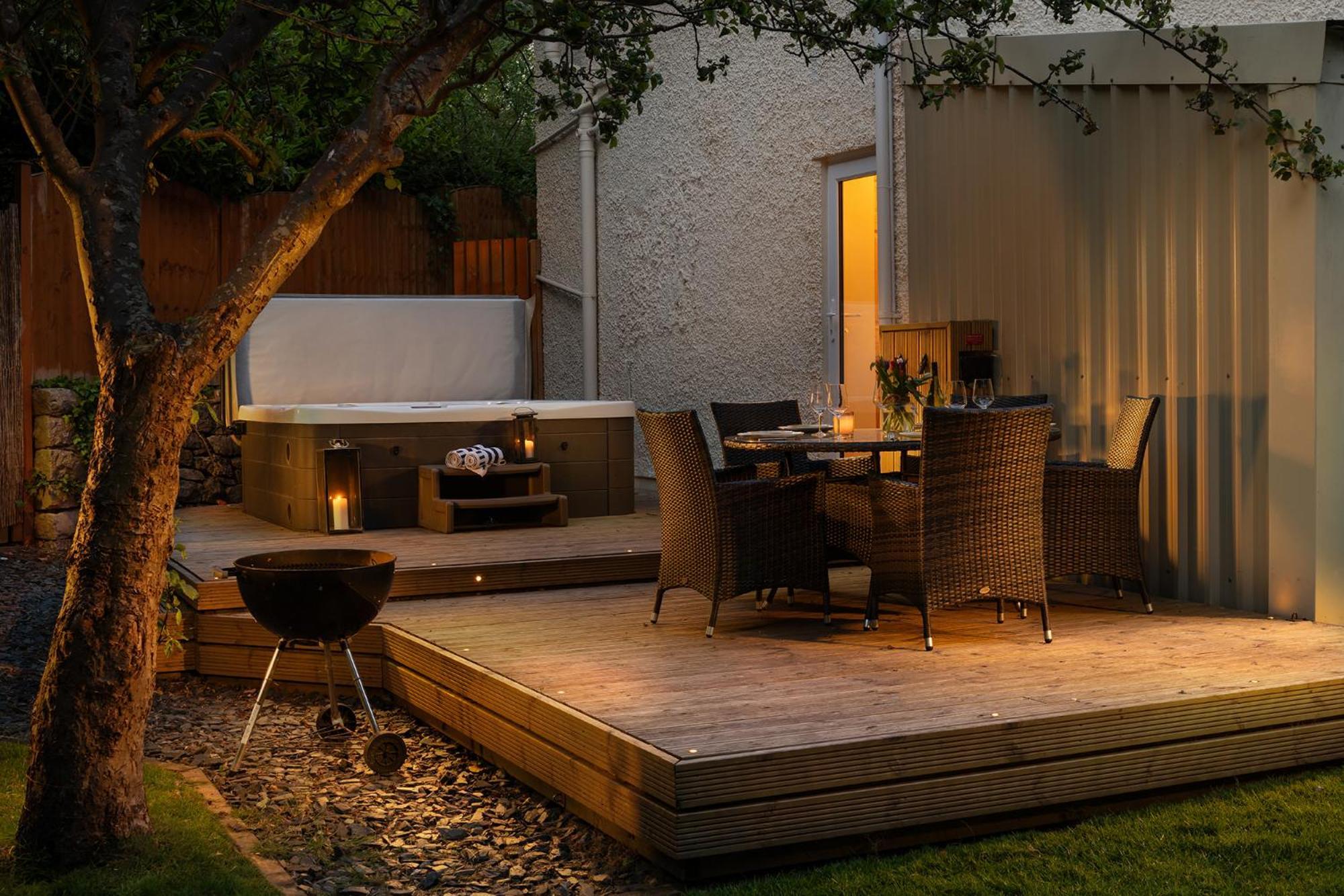 The Coachhouse - Cottage With Private Hot Tub كولوين باي المظهر الخارجي الصورة